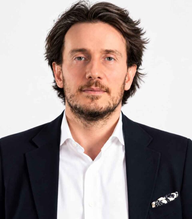 Dottor Luca Ferrari Chirurgo estetico Bergamo