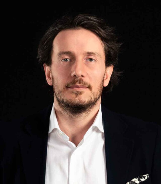 Dottor Luca Ferrari Chirurgo estetico Bergamo