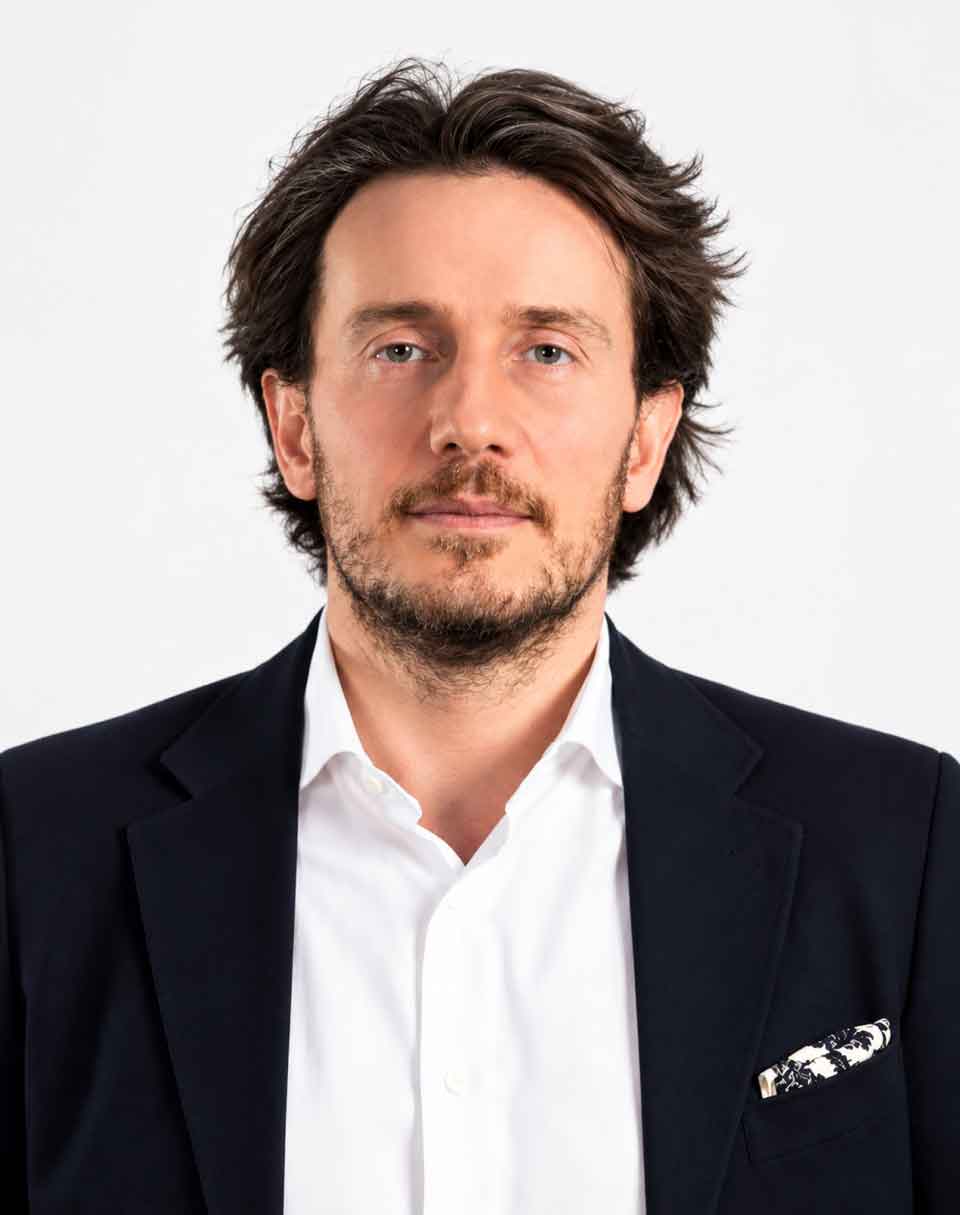 Dottor Luca Ferrari Chirurgo estetico Bergamo